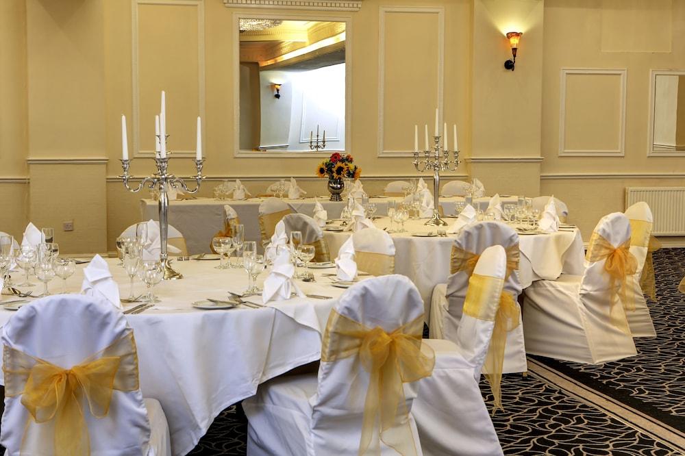 Best Western Rockingham Forest Hotel Corby Bagian luar foto