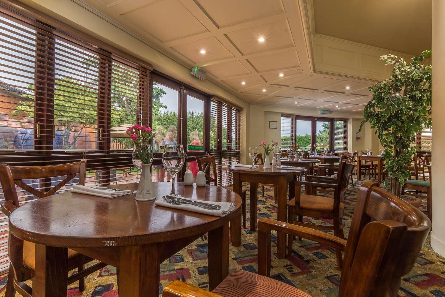 Best Western Rockingham Forest Hotel Corby Bagian luar foto