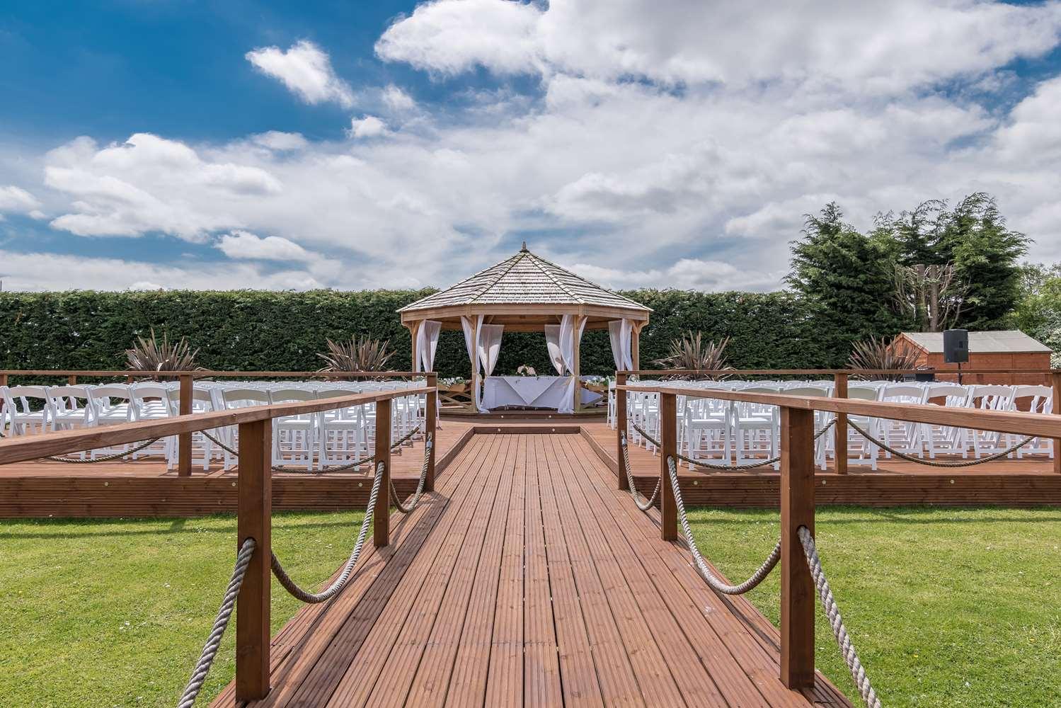 Best Western Rockingham Forest Hotel Corby Bagian luar foto