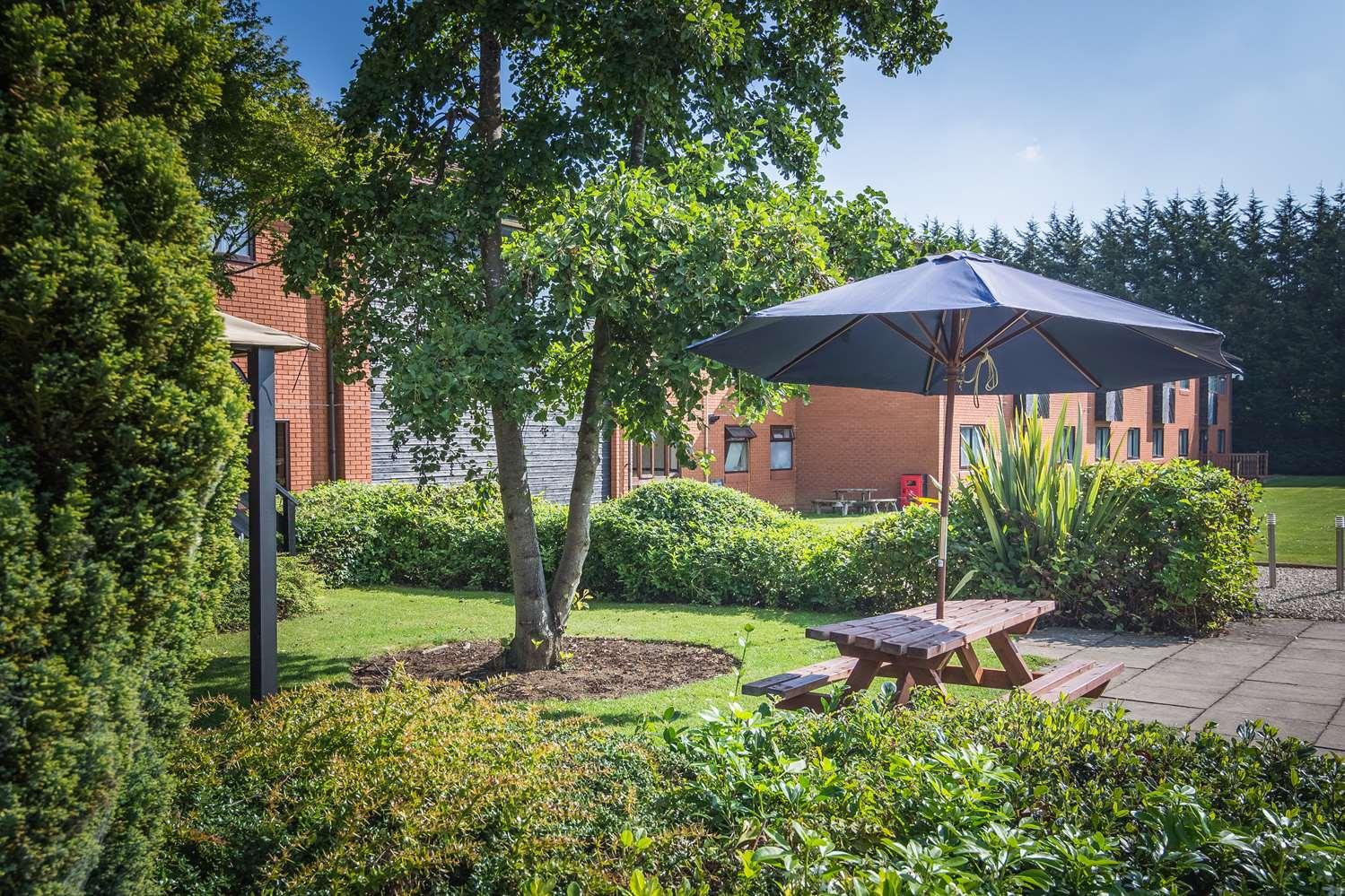 Best Western Rockingham Forest Hotel Corby Bagian luar foto