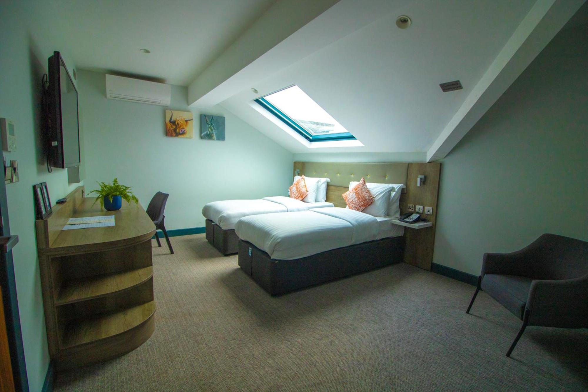 Best Western Rockingham Forest Hotel Corby Bagian luar foto