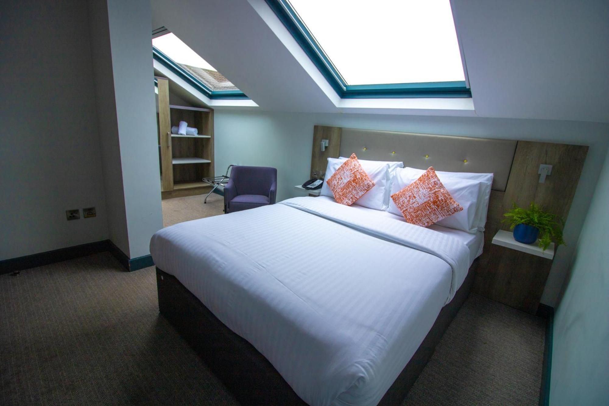 Best Western Rockingham Forest Hotel Corby Bagian luar foto
