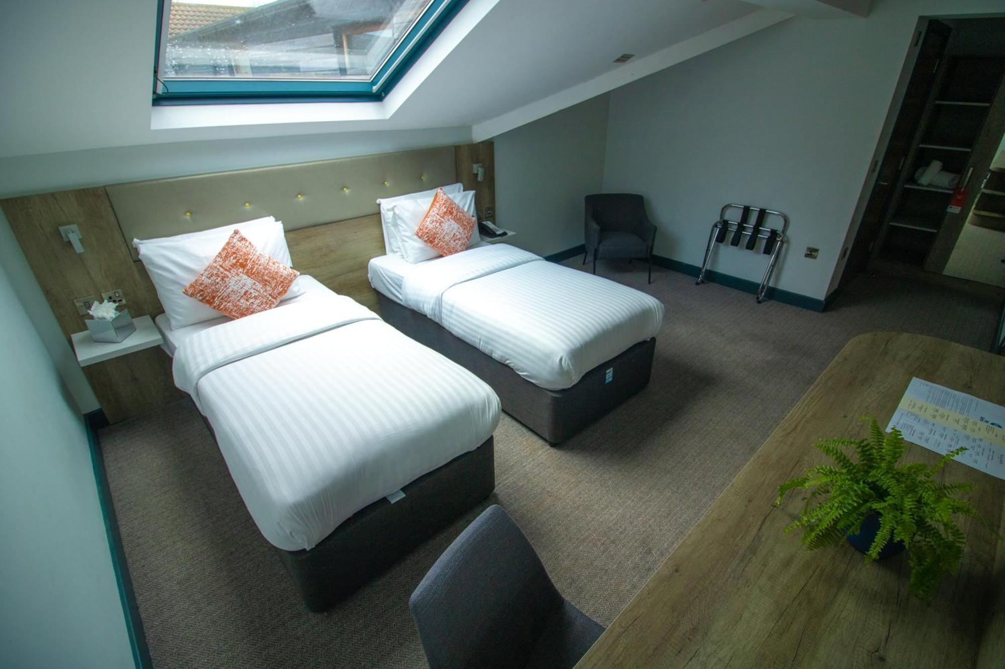 Best Western Rockingham Forest Hotel Corby Bagian luar foto