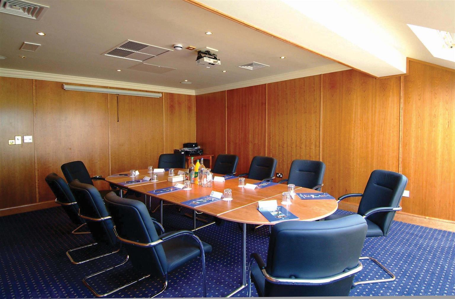 Best Western Rockingham Forest Hotel Corby Bagian luar foto