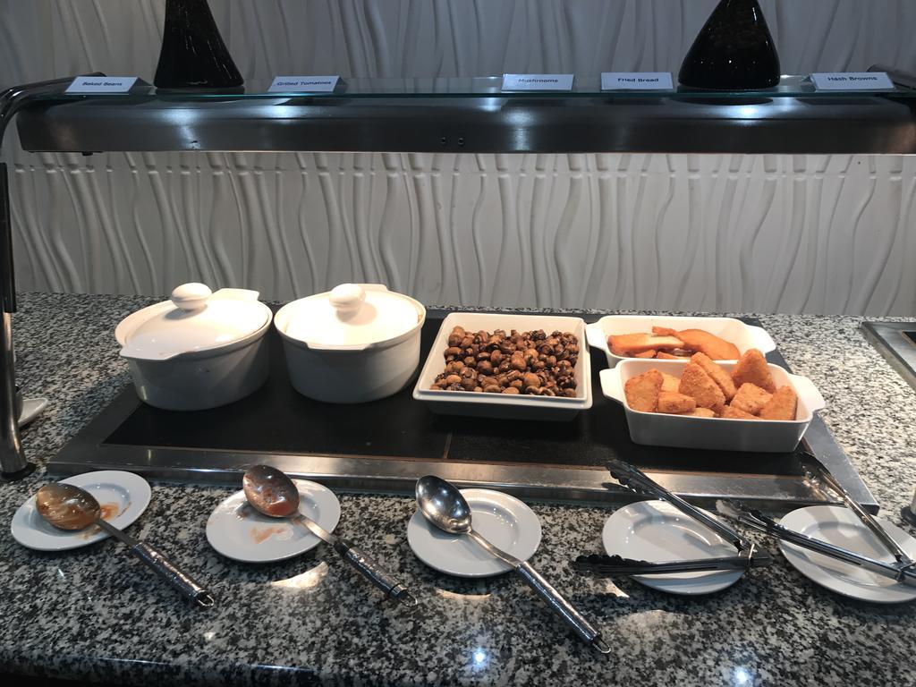 Best Western Rockingham Forest Hotel Corby Bagian luar foto