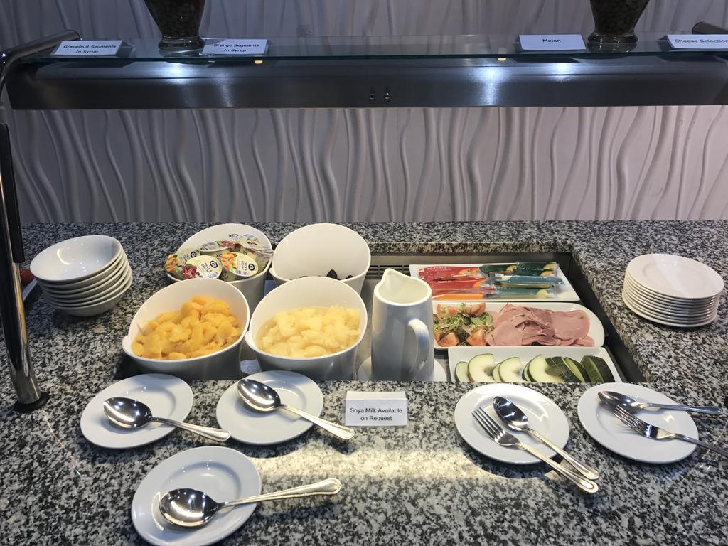 Best Western Rockingham Forest Hotel Corby Bagian luar foto
