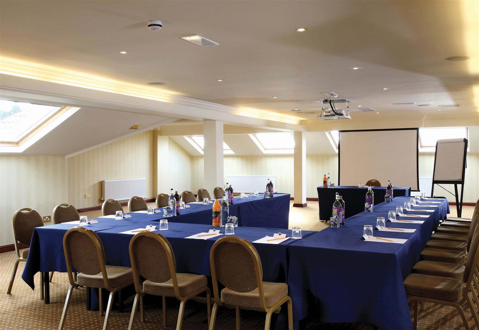 Best Western Rockingham Forest Hotel Corby Bagian luar foto